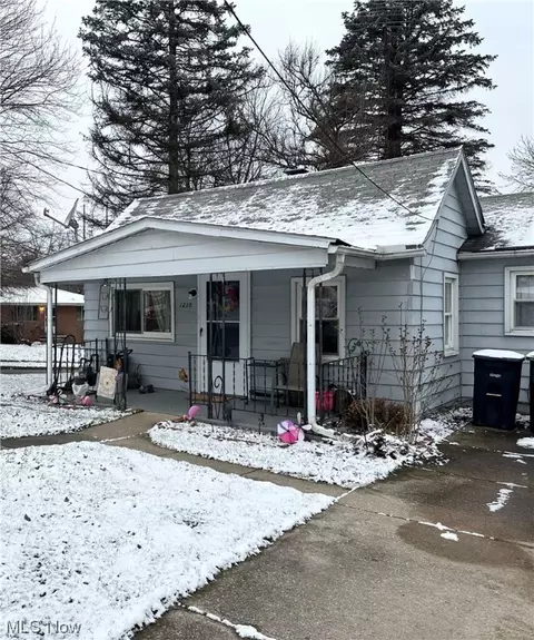 1215 Sparhawk, Akron, OH 44305