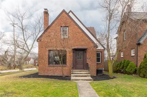 2410 Rinard Rd, Cleveland Heights, OH 44118
