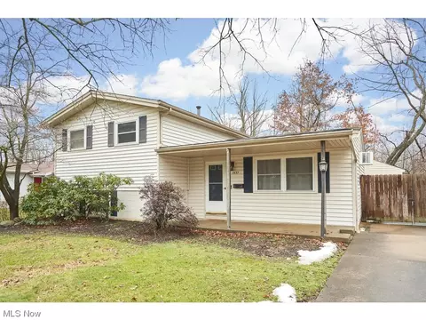 1437 Barcelona Dr, Akron, OH 44313