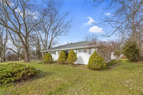 7221 Euclid Chardon Rd, Kirtland, OH 44094 photo 4