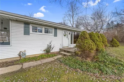 7221 Euclid Chardon Rd, Kirtland, OH 44094 photo 2