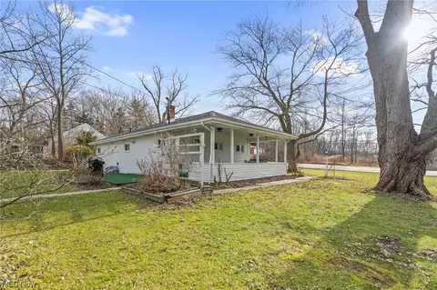 7221 Euclid Chardon Rd, Kirtland, OH 44094 photo 25