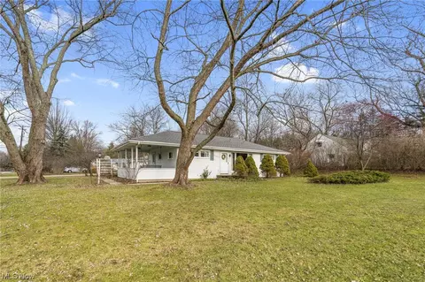 7221 Euclid Chardon Rd, Kirtland, OH 44094 photo 3