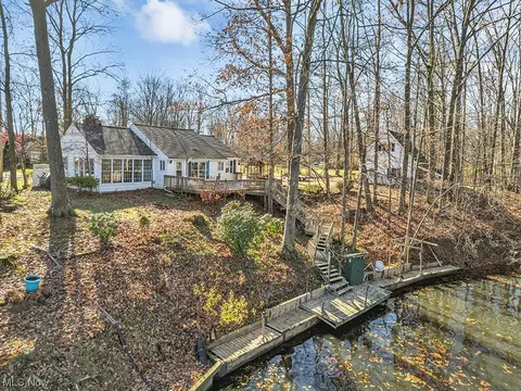 202 Ashtabula Pt, Roaming Shores, OH 44084