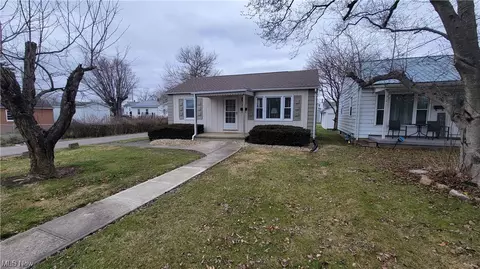 707 Grove Ave, Zanesville, OH 43701