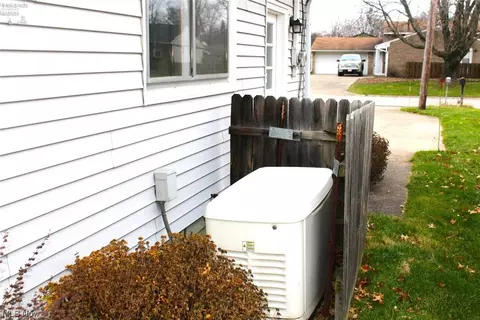 7050 Freeland Dr, Elyria, OH 44035 photo 15