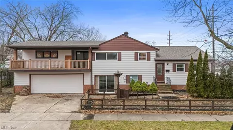 11417 Snow Rd, Parma Heights, OH 44130