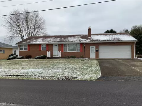 4530 8th St NW, Canton, OH 44708