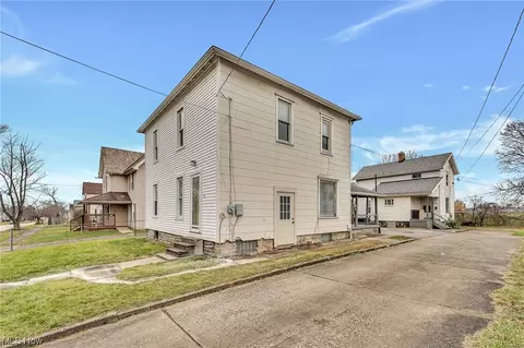 12151217 Woodland NE, Warren, OH 44483