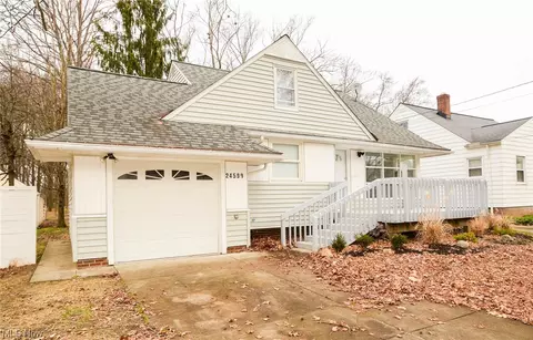24599 Chardon Rd, Richmond Heights, OH 44143