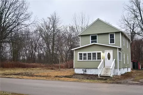 1528 W 30th St, Ashtabula, OH 44004 photo 2