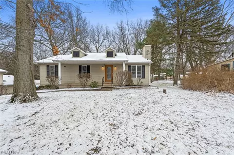 3699 Cottage Grv, Akron, OH 44319