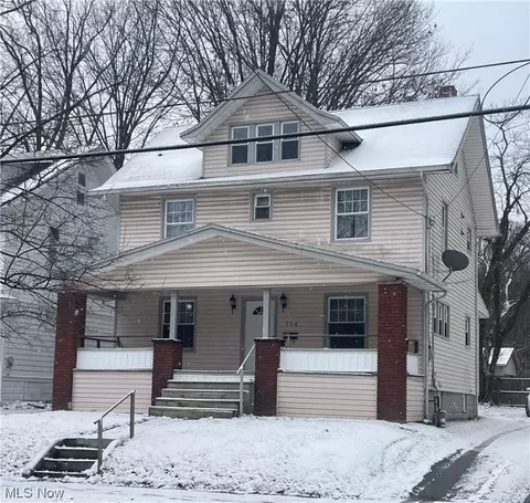 796 Work Dr, Akron, OH 44320