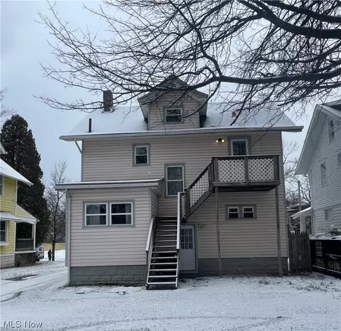 796 Work Dr, Akron, OH 44320 photo 2