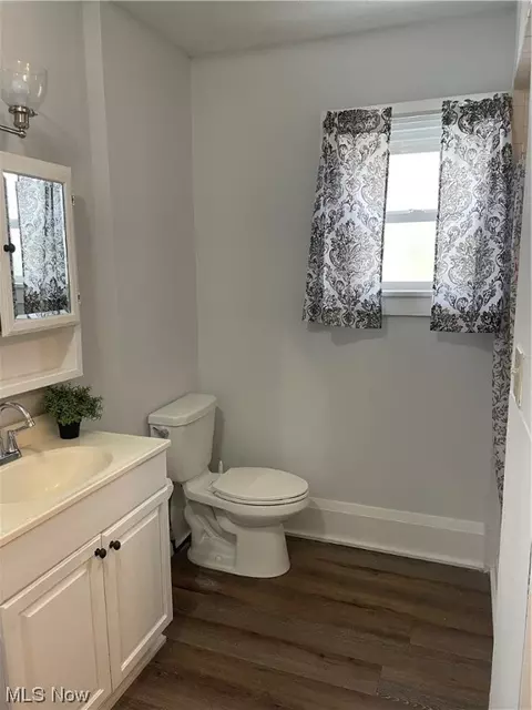 796 Work Dr, Akron, OH 44320 photo 23