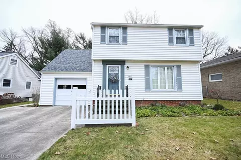 5831 Layor Dr, Parma Heights, OH 44130