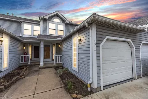 4534 Puritas Park Dr, Cleveland, OH 44135