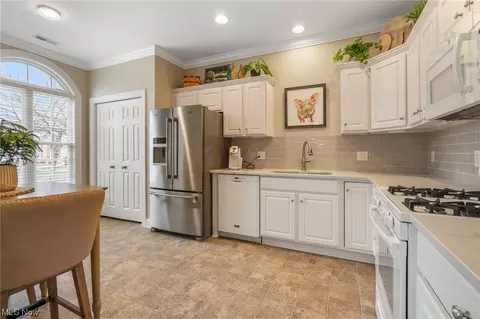 6966 Knight NW, Canton, OH 44708 photo 13