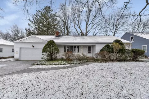 4933 W 210, Fairview Park, OH 44126