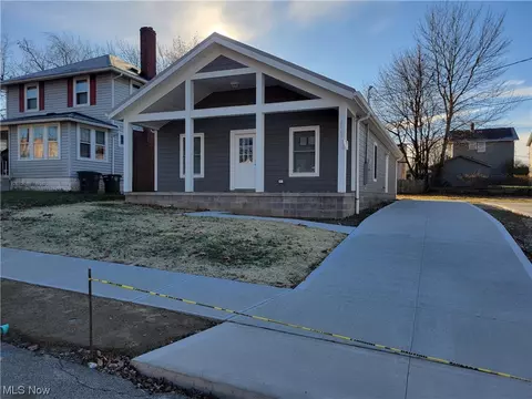 2556 Albrecht Ave, Akron, OH 44312