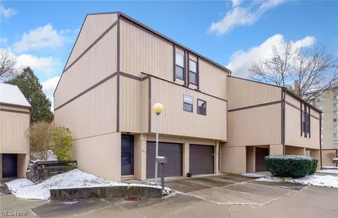545 Center Ave, Cuyahoga Falls, OH 44221