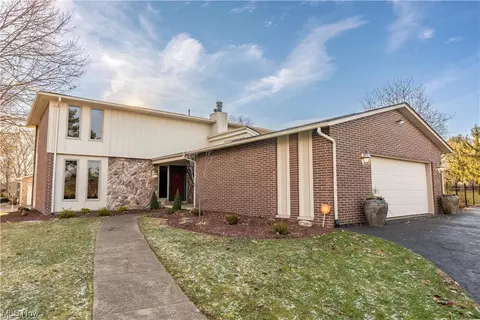 5633 Aspen Vly NE, Canton, OH 44721