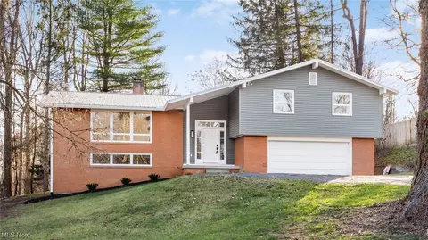 240 Sebaugh Dr, Zanesville, OH 43701