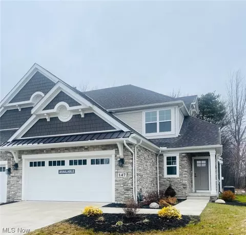 147 Town Centre Dr, Broadview Heights, OH 44147