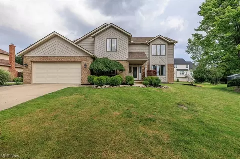 10461 Juniper Ct, Strongsville, OH 44136
