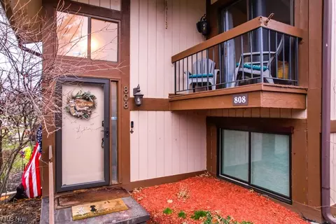 808 Kirkwall Dr, Copley, OH 44321