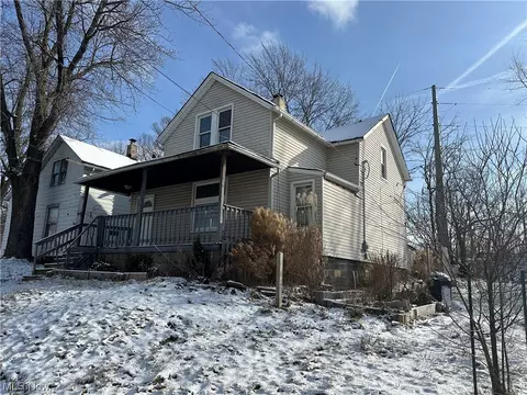 7716 Jones Rd, Cleveland, OH 44105