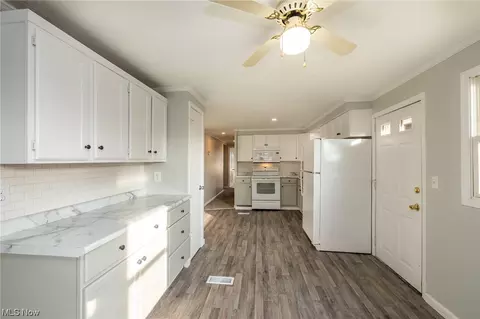 Kitchen - 380 Stable Dr, Lagrange, OH 44050 photo 5 of 5