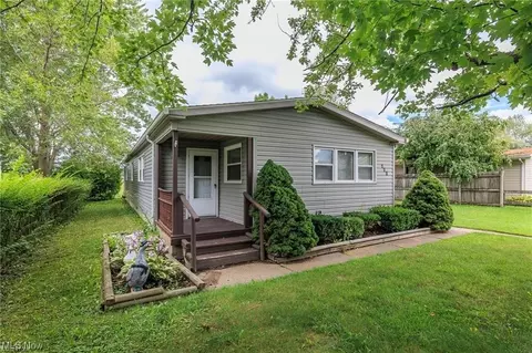 380 Stable Dr, Lagrange, OH 44050