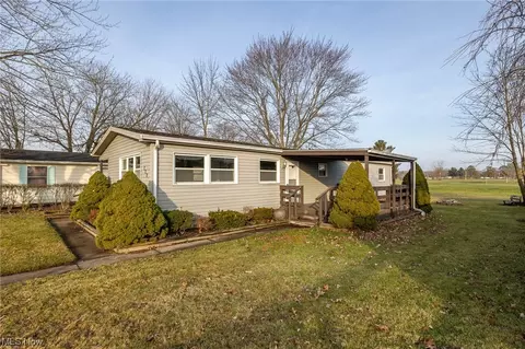 Exterior - 380 Stable Dr, Lagrange, OH 44050 photo 3 of 4