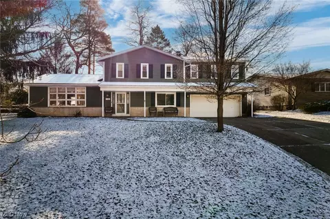 536 Treeside Dr, Stow, OH 44224