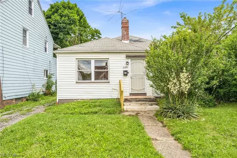 16409 Throckley Ave, Cleveland, OH 44128