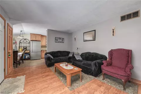 479 Laurel, Berea, OH 44017 photo 9