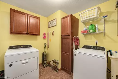 479 Laurel, Berea, OH 44017 photo 30