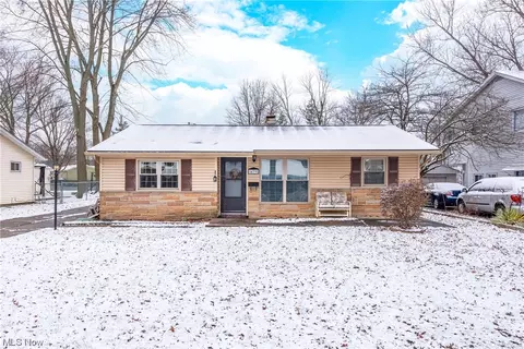 479 Laurel, Berea, OH 44017 photo 2