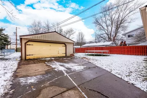 479 Laurel, Berea, OH 44017 photo 32