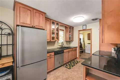 479 Laurel, Berea, OH 44017 photo 11