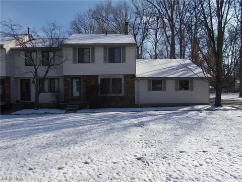 10125 Driftwood Cv #A, Aurora, OH 44202