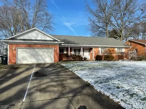 1937 Larchmont, Akron, OH 44313
