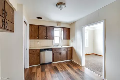 19018 Longview Ave, Maple Heights, OH 44137 photo 9
