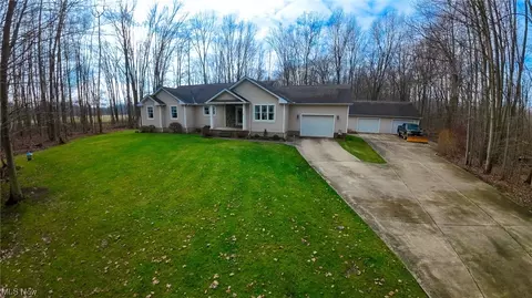 533 Middle Rd, Conneaut, OH 44030