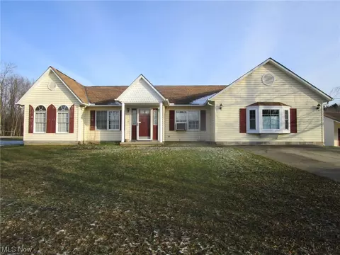 4870 Rockwell Rd, Ashtabula, OH 44004