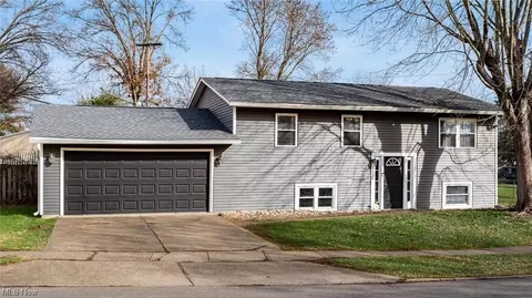 3326 Fairway Ln, Zanesville, OH 43701