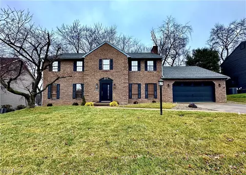 1205 Greenmont Hills Dr, Vienna, WV 26105