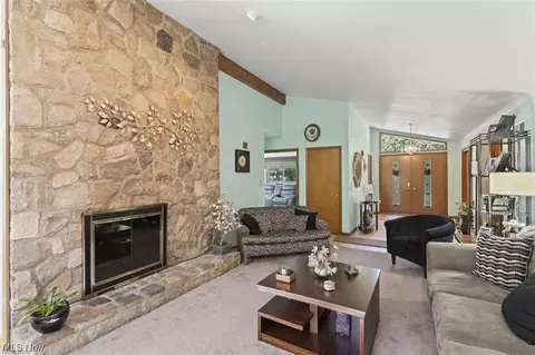 Living - 5007 E Viola Ave, Austintown, OH 44515 photo 2 of 6