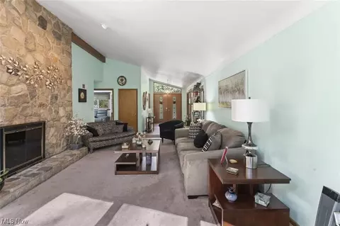 Living - 5007 E Viola Ave, Austintown, OH 44515 photo 1 of 6